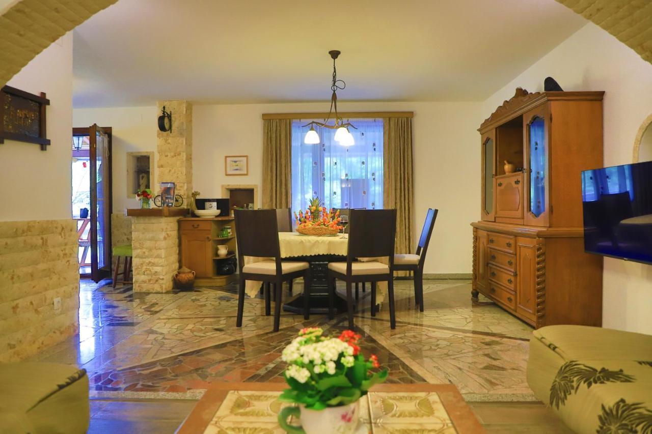 Apartments Oeneus Racic Εξωτερικό φωτογραφία