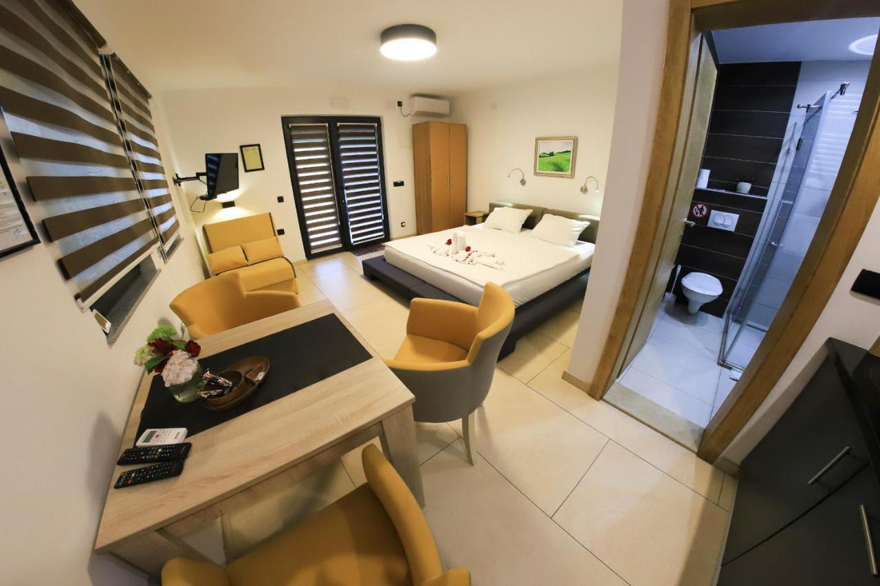 Apartments Oeneus Racic Εξωτερικό φωτογραφία