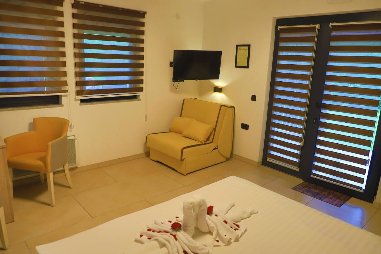 Apartments Oeneus Racic Εξωτερικό φωτογραφία